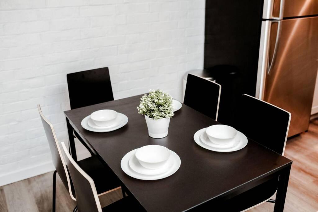 Newly Renovated Apartment Columbus Luaran gambar